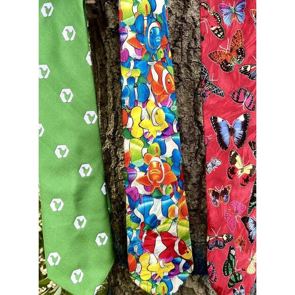 Men’s Set Of 3 Novelty Ties Bright Colors Butterflies Fish Chickens - Picture 5 of 16
